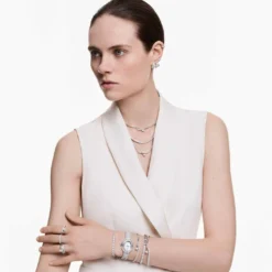 Matrix necklace