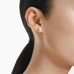 Matrix stud earrings