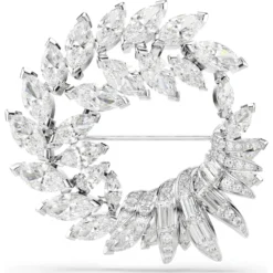 Mesmera brooch