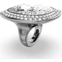 Una Angelic cocktail ring