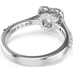 Una Angelic motif ring